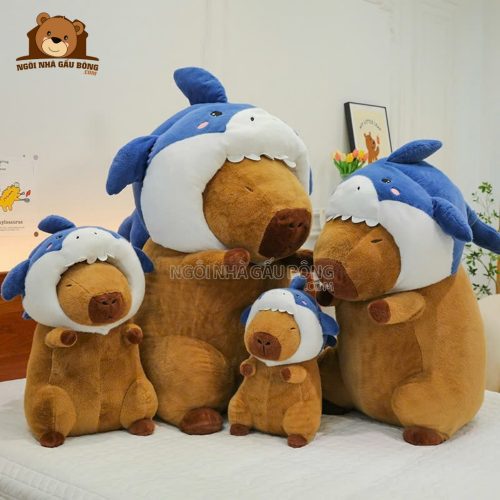 Capybara cosplay cá mập