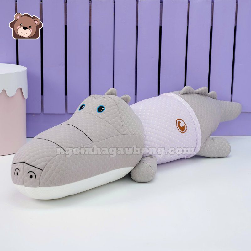 Gối Ôm Lạnh Cá Sấu Mặc Áo