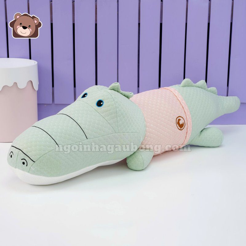 Gối Ôm Lạnh Cá Sấu Mặc Áo