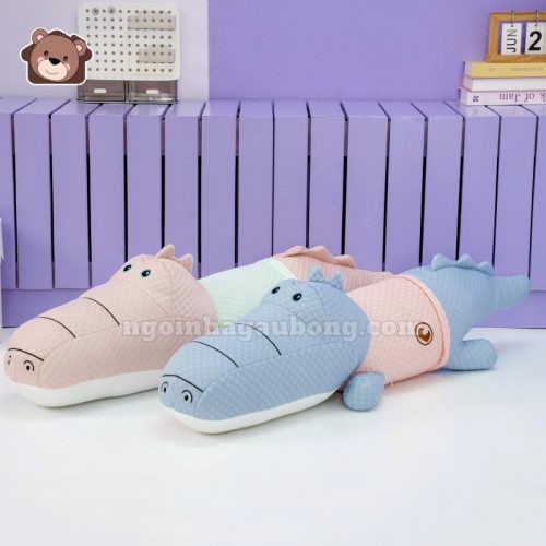 Gối Ôm Lạnh Cá Sấu Mặc Áo