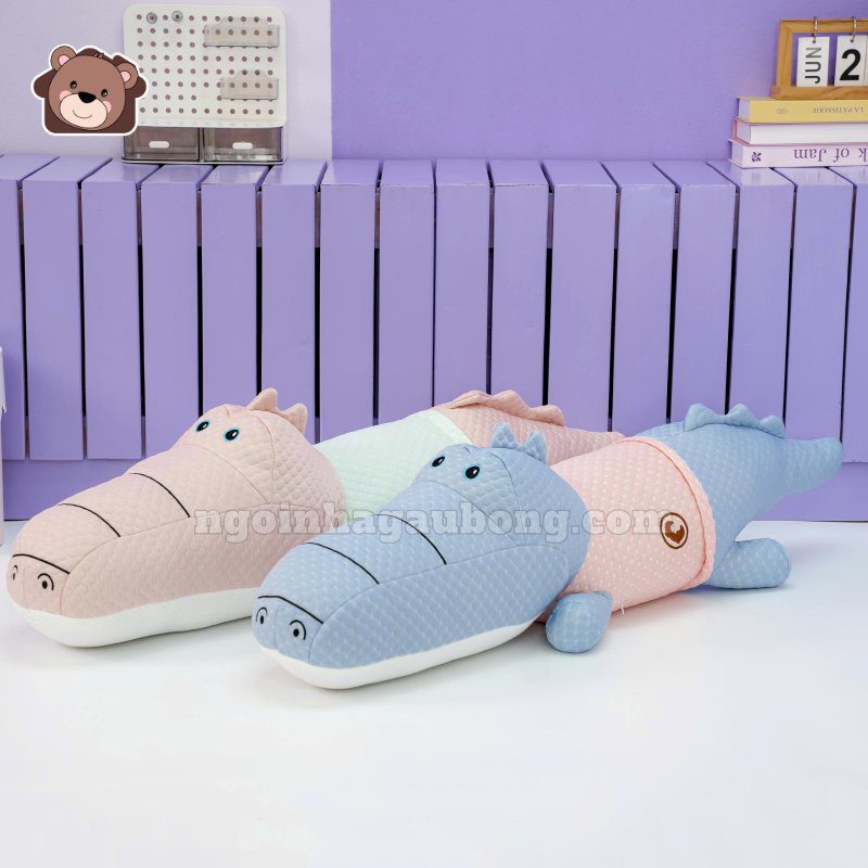 Gối Ôm Lạnh Cá Sấu Mặc Áo