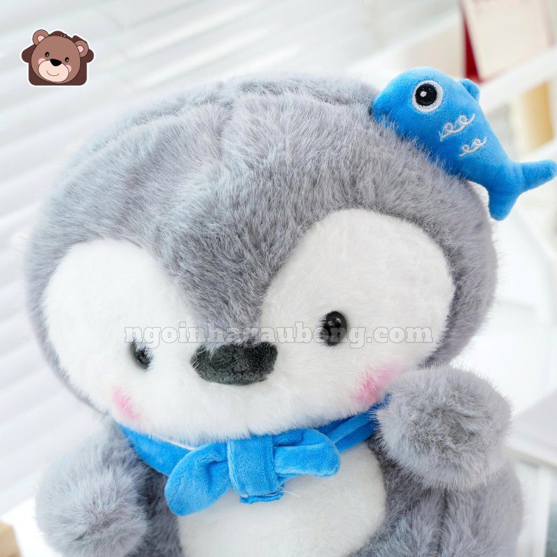 Cánh Cụt Quàng Khăn Đội Cá