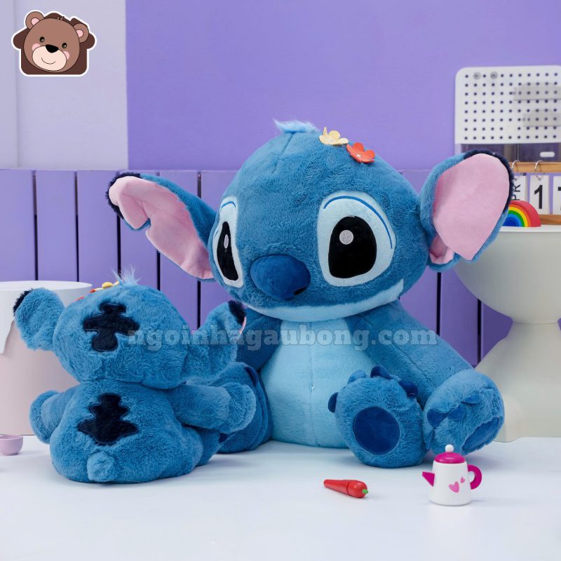 stitch ngồi đội hoa