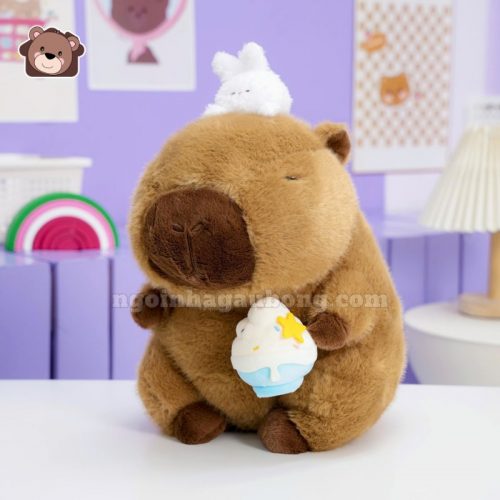 Gấu Bông Capybara Ôm Kem Đội Thỏ